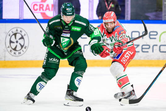 Färjestads Theodor Lennström och Frölundas Joel Lundqvist
