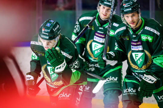 Färjestads Lucas Forsell jublar