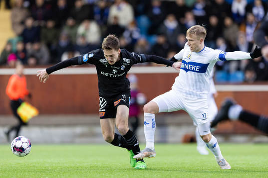 Halmstads Villiam Granath och IFK Göteborgs Oscar Wendt