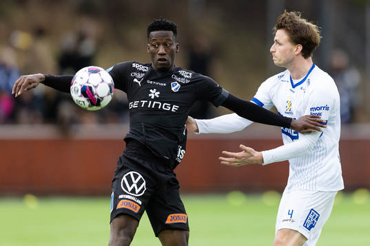 Halmstads Naeem Mohammed och IFK Göteborgs Carl Johansson