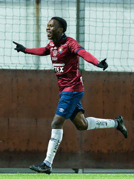 Örgrytes Michael Osayande jublar