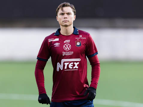 Örgrytes Linus Tagesson på line up innan träningsmatchen