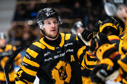 Skellefteås Jonathan Pudas jublar