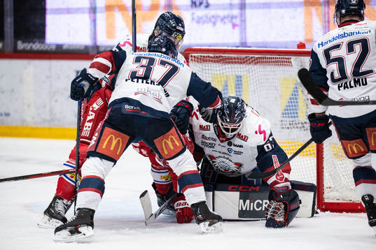 Timrås Anton Lander mot Linköpings Marcus Högberg