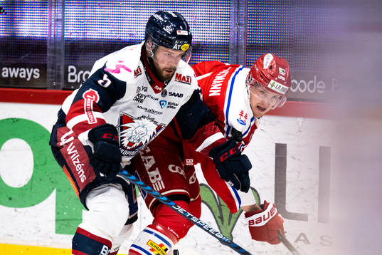 Linköpings Oscar Fantenberg och Timrås Sebastian Hartmann