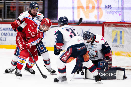 Timrås Anton Lander och Linköpings målvakt Marcus
