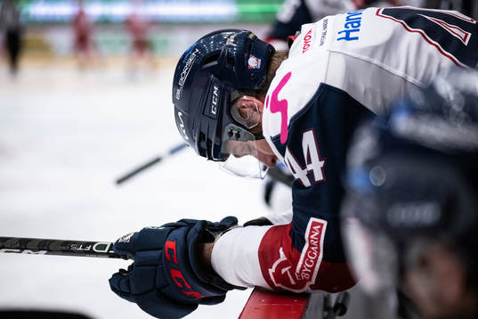 Linköpings Jonas Junland deppar