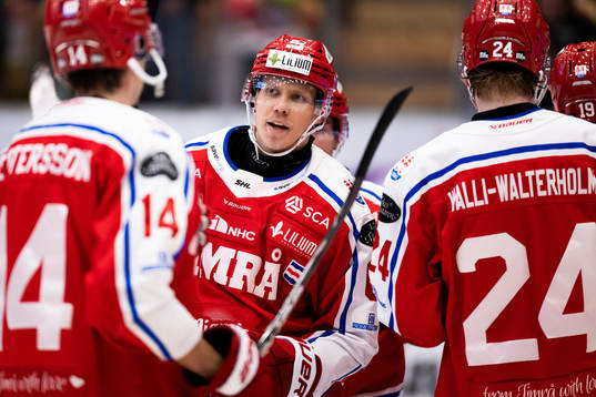 Timrås Joonas Lyytinen jublar