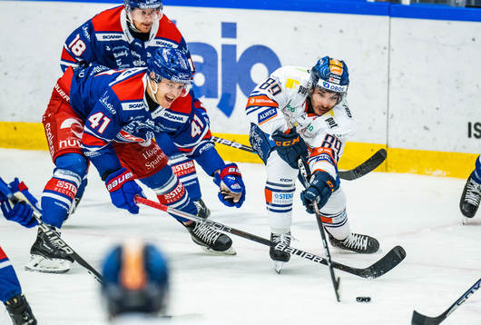 Oskarshamns Johan Johnsson ochh Växjös Jayden Halbgewachs