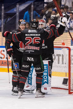 Örebros målvakt Jonas Arntzen jubel