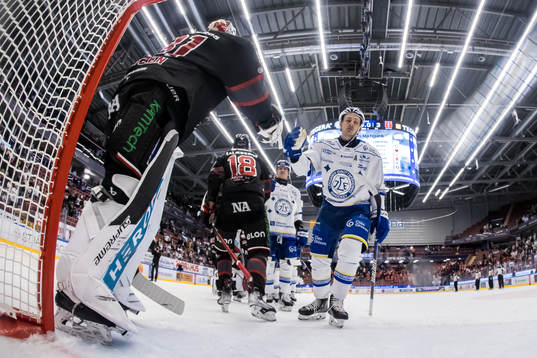 Örebros målvakt Jonas Arntzen och Leksands Marcus Karlberg
