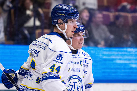 Leksands Carter Ashton jublar med Patrik Zackrisson