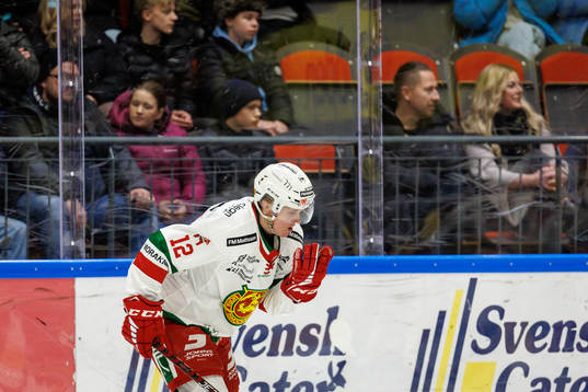 Moras Filip Björkman har ont