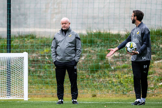 Tränare Per-Mathias Høgmo och fystränare Jordi Gonzalez