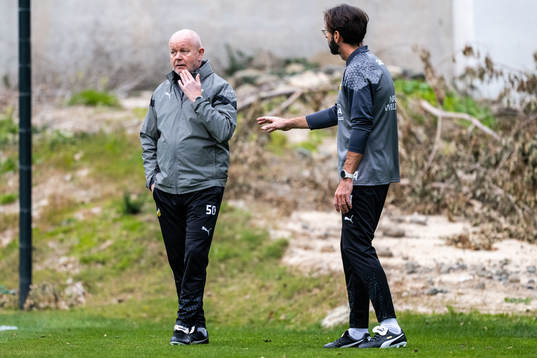 Tränare Per-Mathias Høgmo och fystränare Jordi Gonzalez