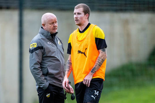 Tränare Per-Mathias Høgmo och Simon Gustafson