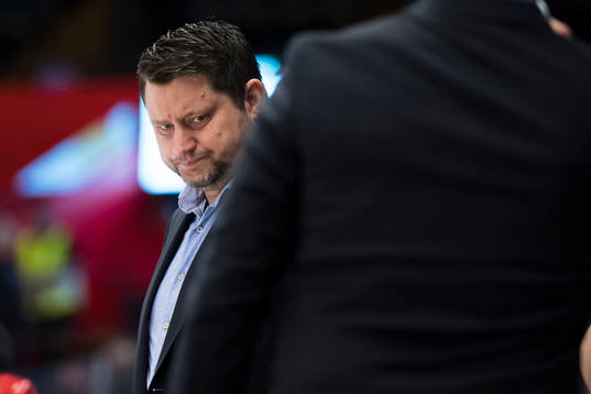 Modos tränare Mattias Karlin