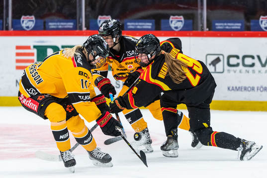 Luleås Josefine Persson och Daniela Pejsova