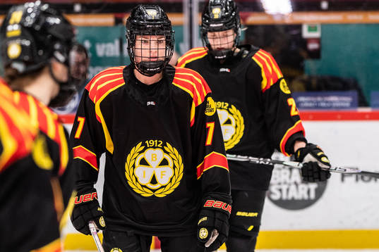 Brynäs Lindsay Paige Agnew med lagkamrater