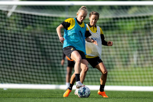 Molly Johansson och Aivi Luik
