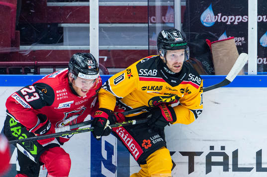 Malmö Redhawks Christoffer Forsberg och Luleås Einar