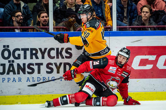 Luleås Tomi Sallinen mot Malmö Redhawks Anton Wahlberg
