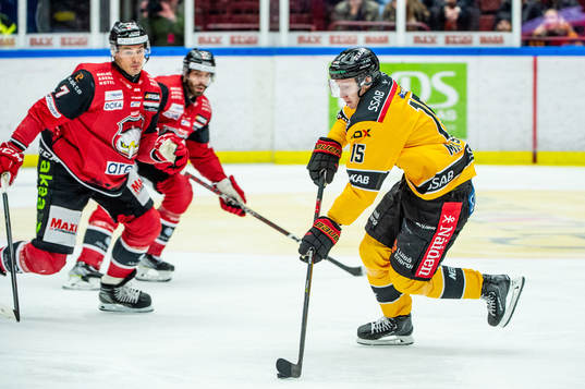 Luleås Carl Mattsson mot Malmö Redhawks Oliver Lauridsen