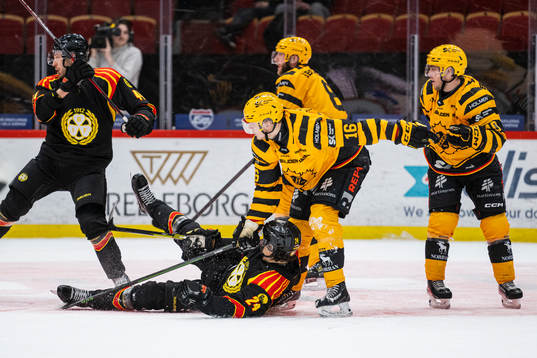 Brynäs Hannes Björninen och Skellefteås Linus Lindström