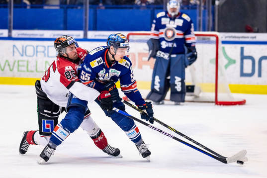 Örebros Mathias Bromé och Växjös Miika Koivisto