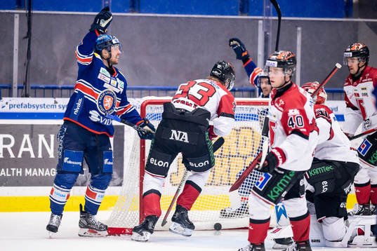 Växjös Manuel Ågren jublar