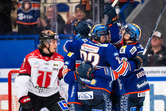 Växjös spelare jublar