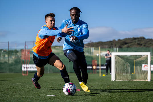 Jonas Knudsen och Mohamed Buya Turay