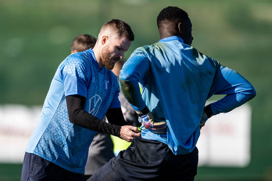 Lasse Nielsen och målvakt Ismael Diawara