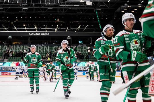 Rögles Oskar Stål-Lyrenäs och Adam Engström deppar