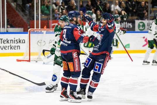 Linköpings Linus Hultström (till vänster) jublar