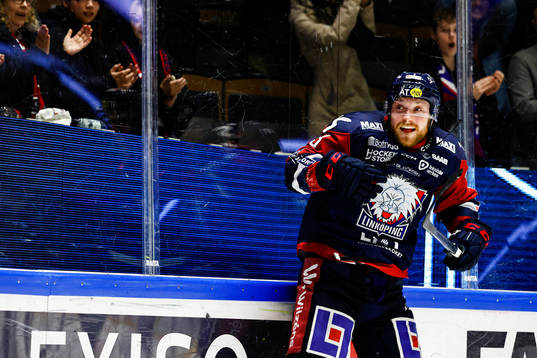 Linköpings Linus Hultström jublar