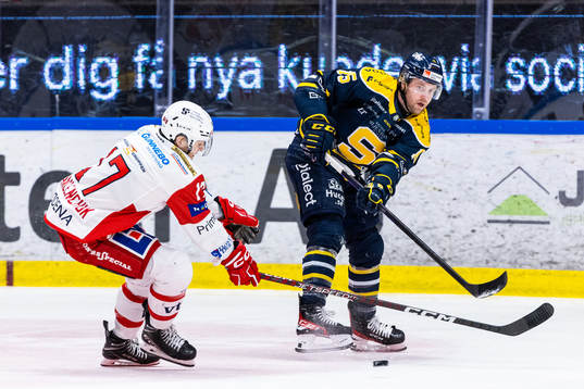 Västerviks Grayson Pawlenchuk och Södertäljes Albin