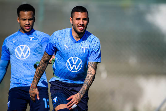 Martin Olsson och Sergio Pena