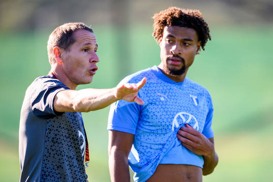 Assisterande tränare Nikola Trajkovic och Joseph Ceesay