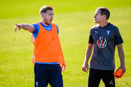 Anton Tinnerholm och assisterande tränare Nikola Trajkovic
