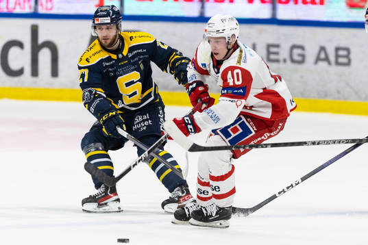 Södertäljes Daniel Norbe och Västerviks Noah Hasa