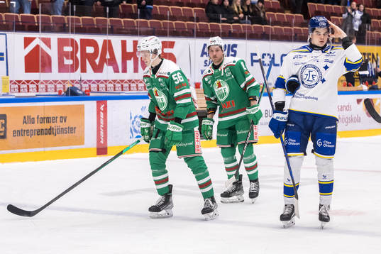 Rögles Adam Engström och Rögles Linus Sandin deppar