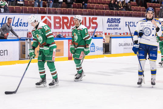 Rögles Adam Engström och Rögles Linus Sandin deppar