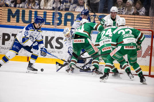 Leksands Lucas Elvenes och Leksands målvakt Mantas Armalis