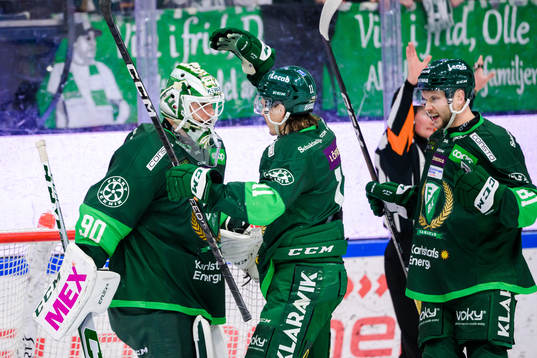 Färjestads målvakt Matthew Tomkins, Joakim Nygård och