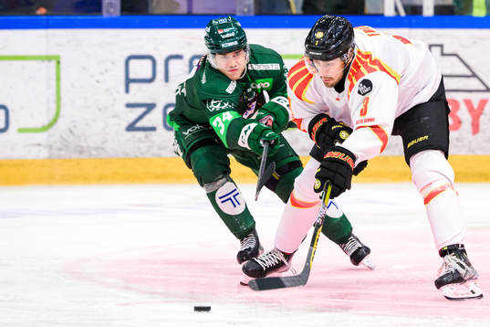 Färjestads Michael Lindqvist och Brynäs Niklas Friman