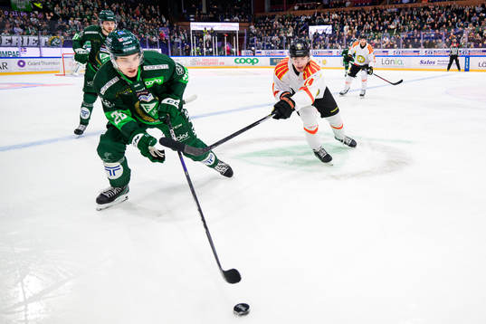 Färjestads Joel Nyström och Brynäs Alexander Ljungkrantz