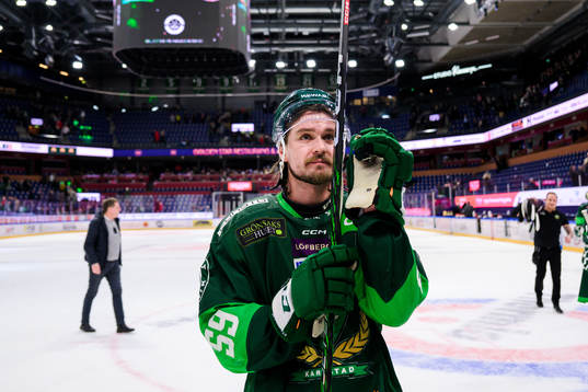 Färjestads Linus Johansson jublar