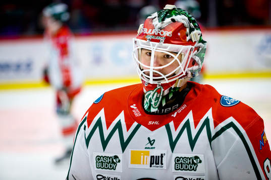 Frölundas målvakt Frederik Dichow deppar