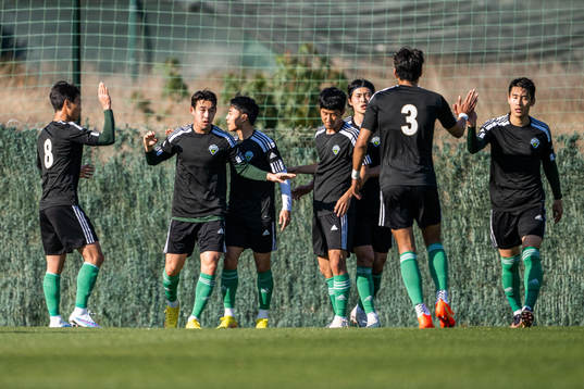 Players of Jeonbuk Hyundai celebrate